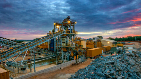 Mining.a,large,scale,mining,infrastructure,in,australia,for,gold,and